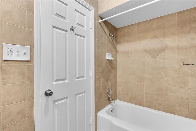 Building Photo - 17 S 4th Ave