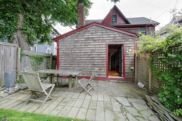 Building Photo - 300 Broadway