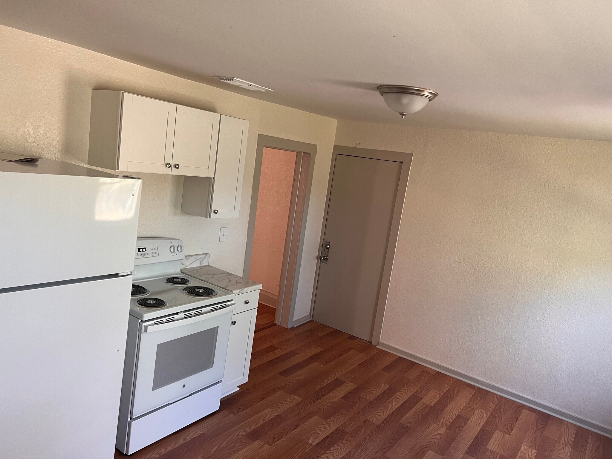 Kitchen - 2821 W 11th St