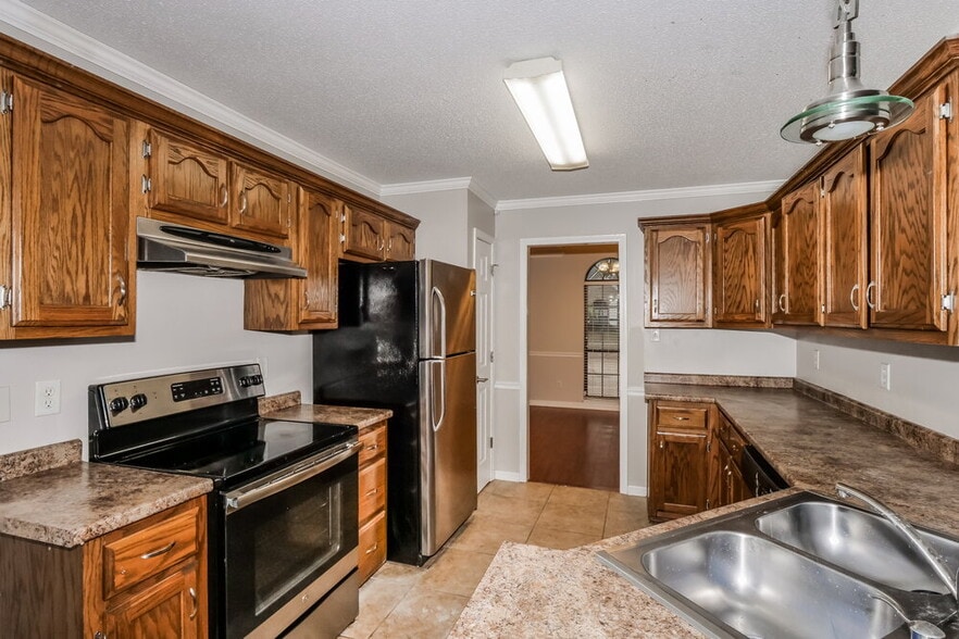 Building Photo - 8018 Jills Creek Dr