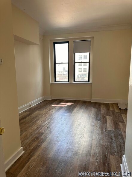 Building Photo - 62 Boylston St