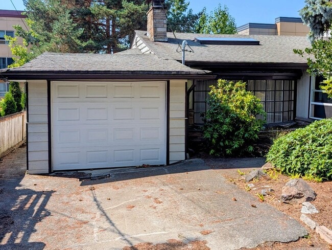 Building Photo - Lake City 3 bedroom Rambler Townhome with ...
