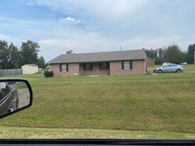 Building Photo - 46 Village Park Dr