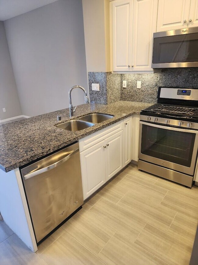 Building Photo - Gorgeous 3 Bedroom in South Temecula!