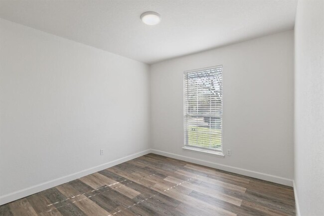 Building Photo - 1609 Paint Brush Dr