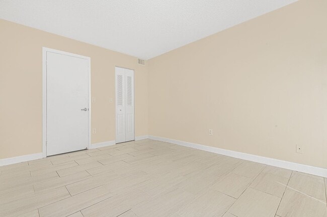 Building Photo - 7765 SW 86th St