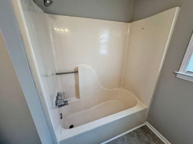 Building Photo - NOW READY!! 2 bedroom 2.5 bathroom in Snellville