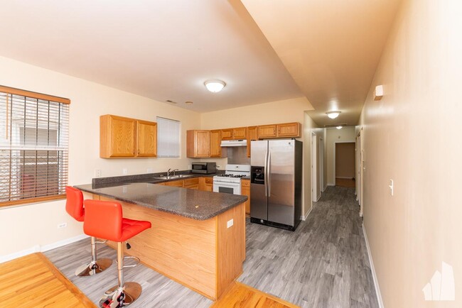 Building Photo - 2 bedroom in Chicago IL 60622