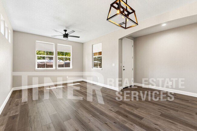 Building Photo - 516 Costa Ln