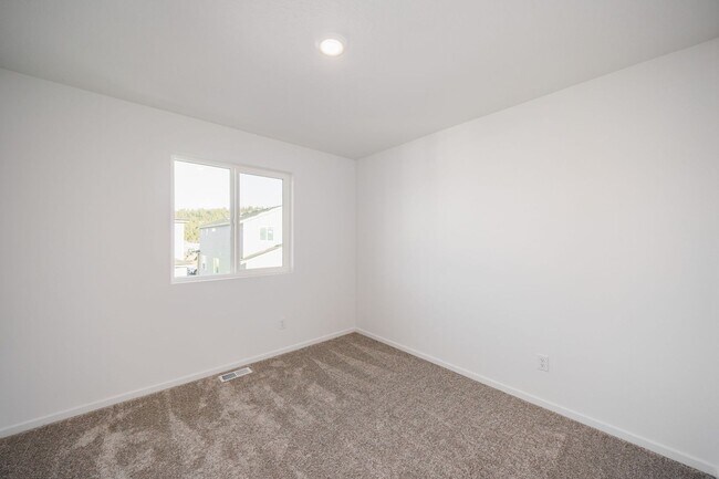 Building Photo - For Rent – Beautiful Park-Facing Home in Liberty Lake