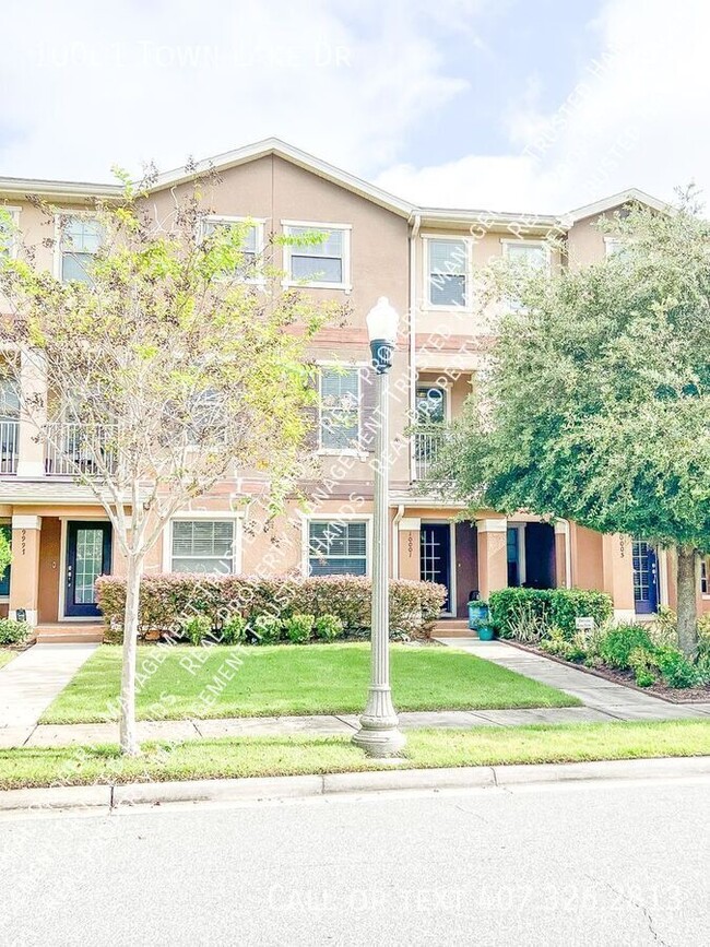 Primary Photo - Spacious 3 Bedroom, 4 Bathroom Townhome fo...