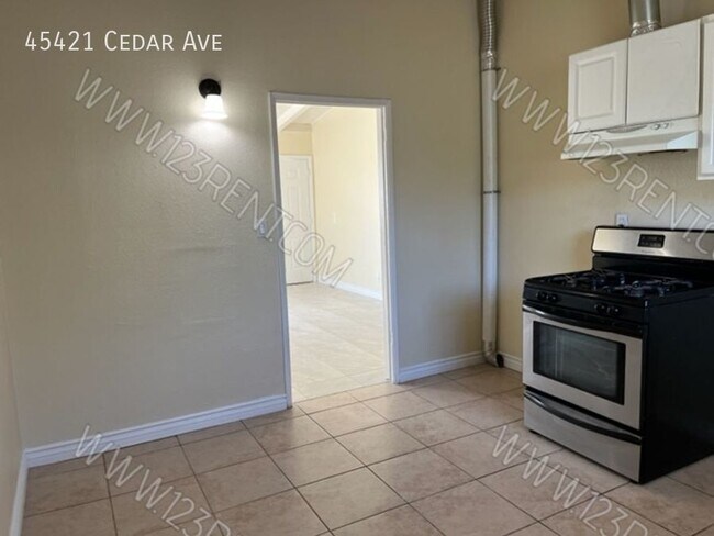 Building Photo - 45421 Cedar Ave