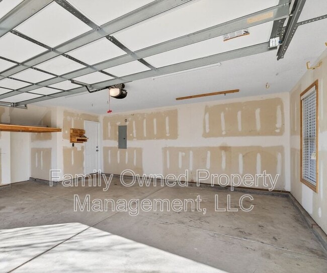 Building Photo - 123 Thousand Oaks Cir