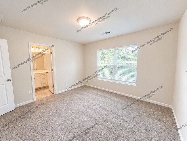 Building Photo - 2407 Lazette Dr