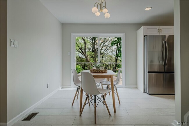 Building Photo - 8 Terrace Hill Dr