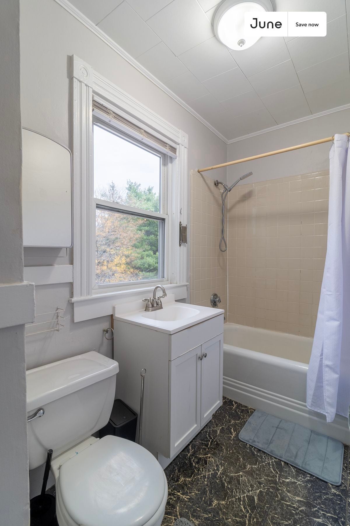 Building Photo - 2 Sherman St