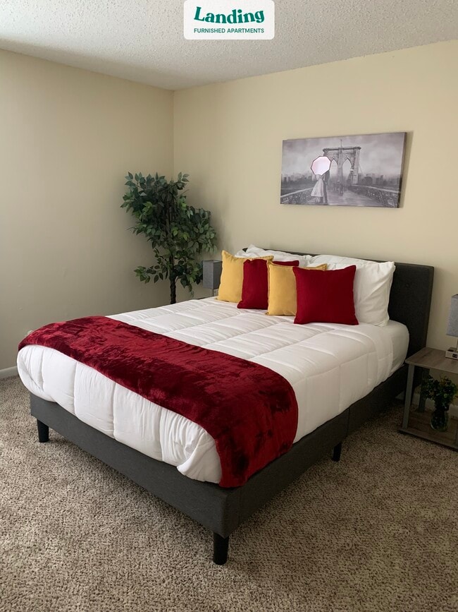 Building Photo - 595 Hicks Rd