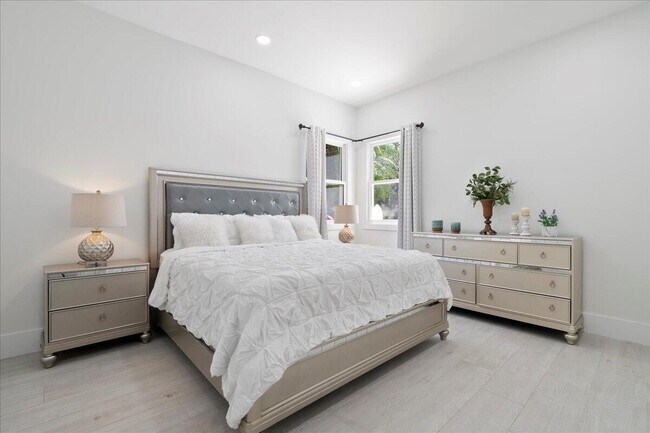 Building Photo - 2313 Golf Brook Dr