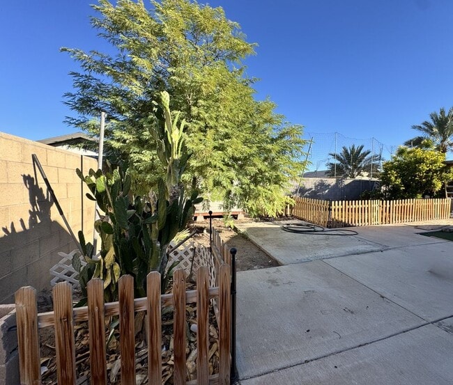 Building Photo - 726 Calle Nueva Vida