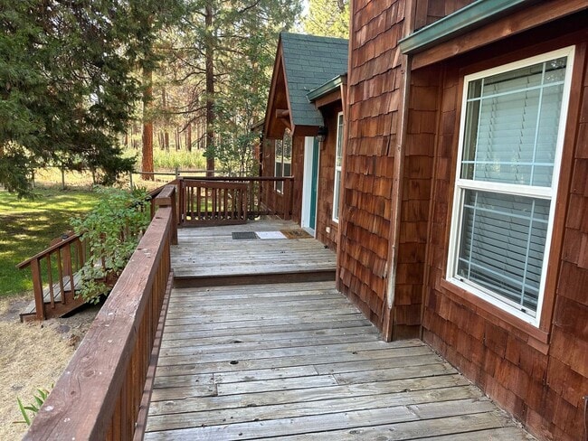 Building Photo - 2659 OR-422