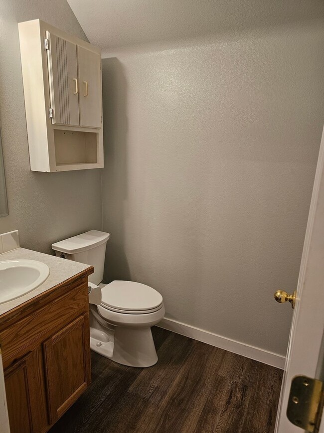 Building Photo - Updated Open Floor Plan in Nampa!
