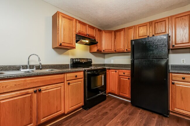 Building Photo - 747 Lake Terrace Dr