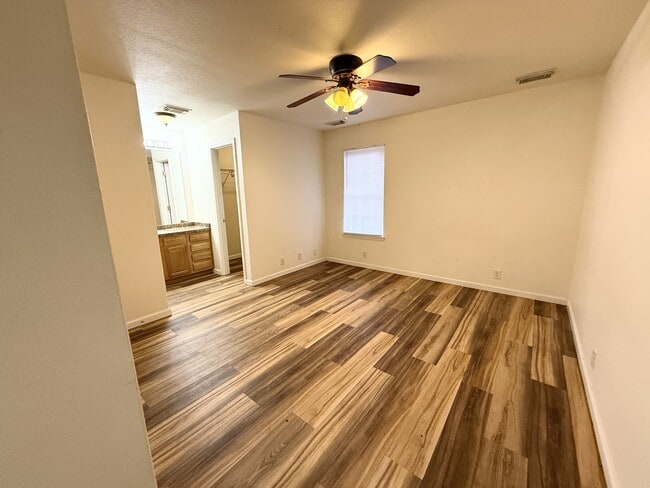 Building Photo - 3345 Malvern Rd