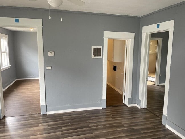 Building Photo - 606 E Randolph Ave