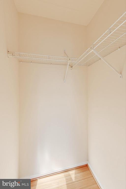 Building Photo - 1639 Carriage House Terrace