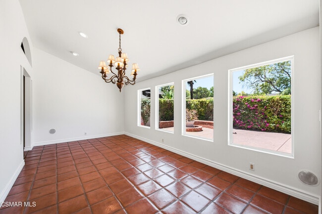 Building Photo - 1090 Elfstone Ct