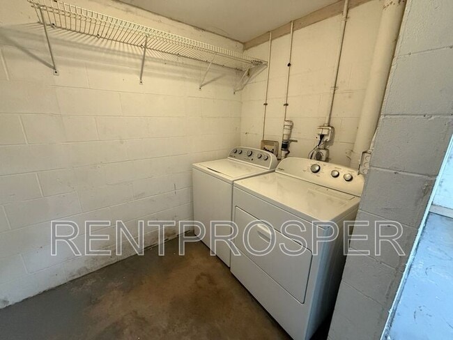 Building Photo - 8340 Le Mesa St