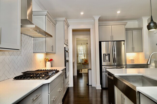 Building Photo - 5906 Sterlingworth Dr