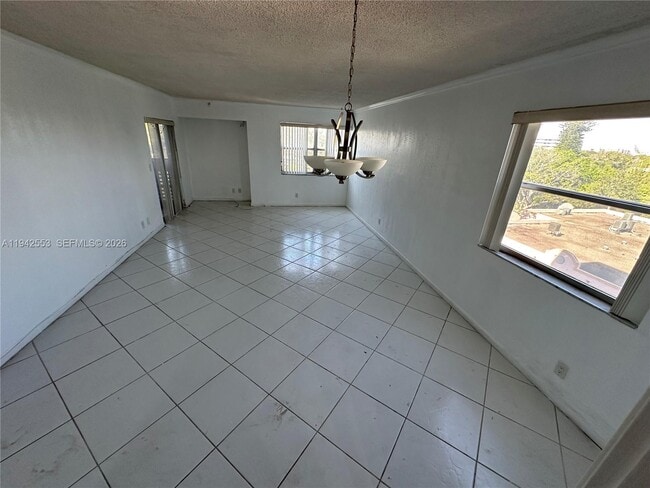 Building Photo - 3301 Spanish Moss Terrace