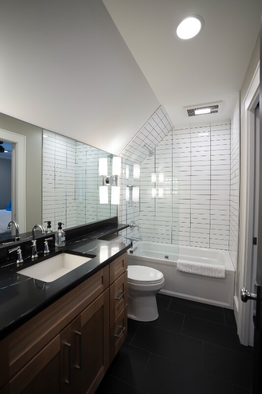 Building Photo - 2030 W Trade St