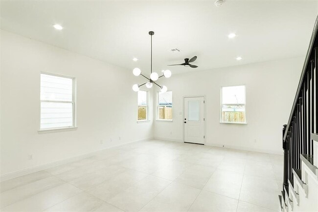 Building Photo - 4006 Bennington St