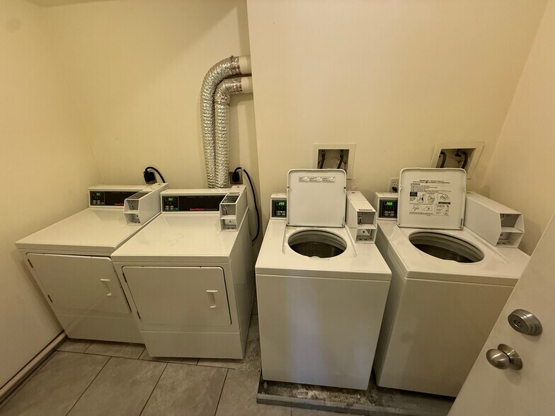 Building Photo - 25 Court St