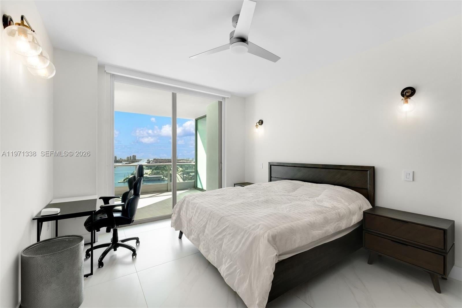 Building Photo - 900 Biscayne