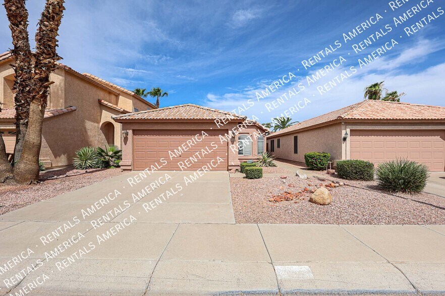 Building Photo - 4524 E Glenhaven Dr