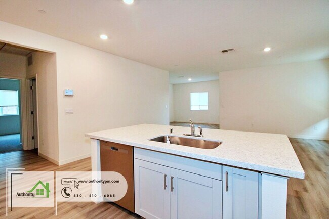 Building Photo - 3010 Silverstone Dr