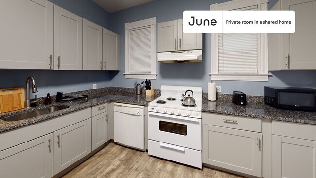 Building Photo - Room in Shared 3 bed/1 bath home in Mission Hill