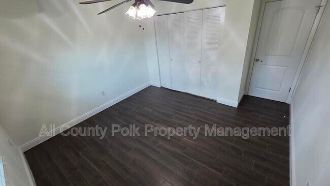 Building Photo - 2014 Woodbriar Loop N