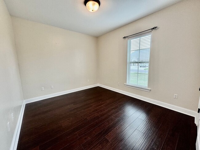 Building Photo - 4 Bedroom House Located in Prairieville with Spacious Rooms and a Large Backyard