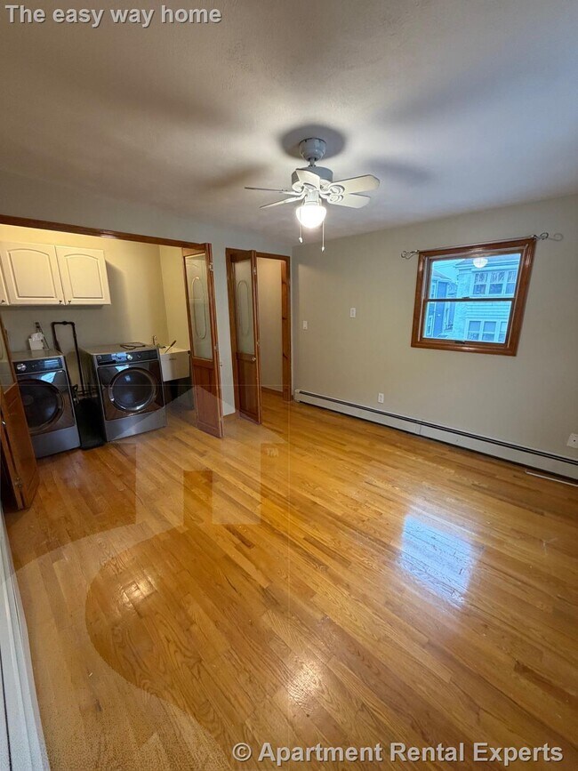 Building Photo - 33 Lafayette St