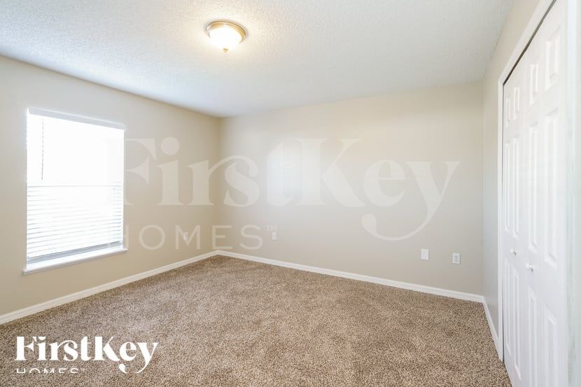 Building Photo - 10714 Opus Dr