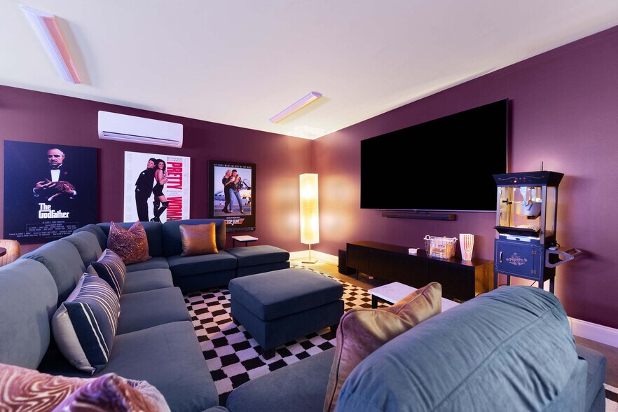 Building Photo - 930 Morrison St