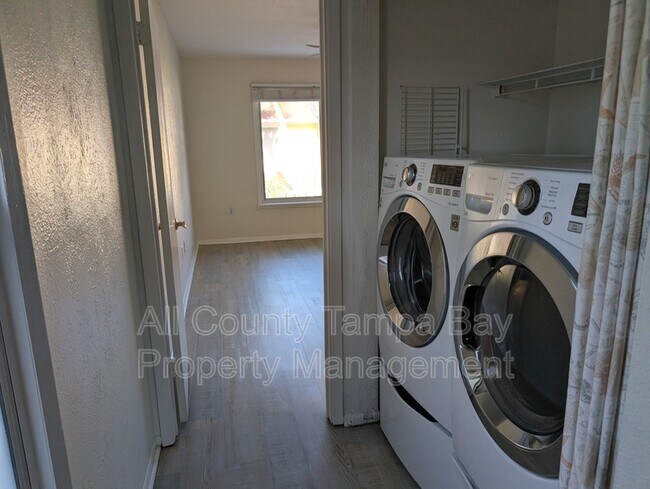 Building Photo - 4230 36th Ave S