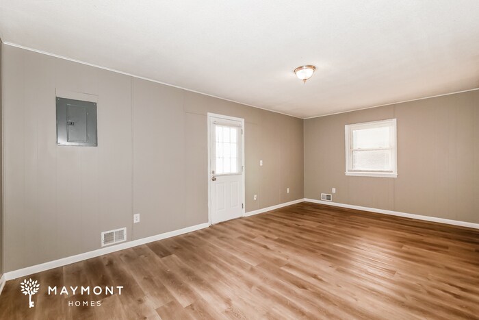 Building Photo - 709 Ernie Lu Ave