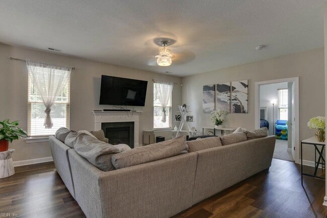 Building Photo - 115 Farrand Dr