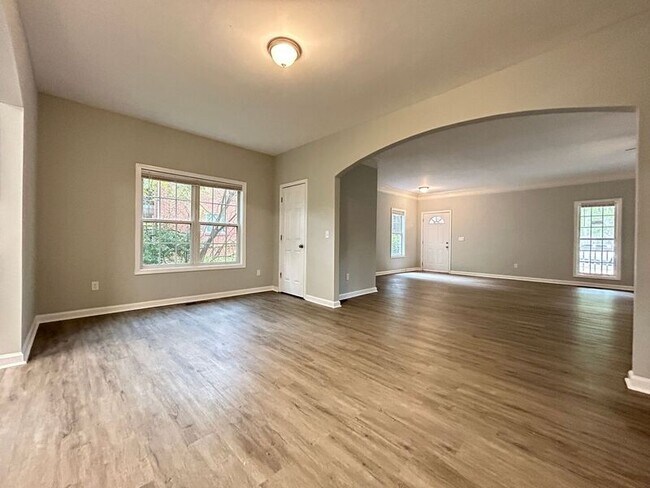 Building Photo - 190 Stanhope Cir NW