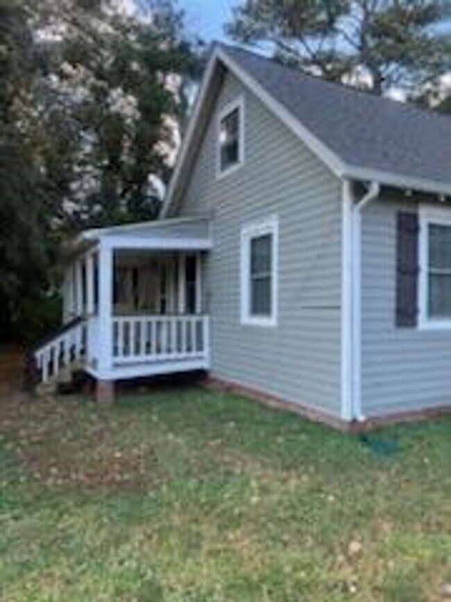 Building Photo - Henrico East